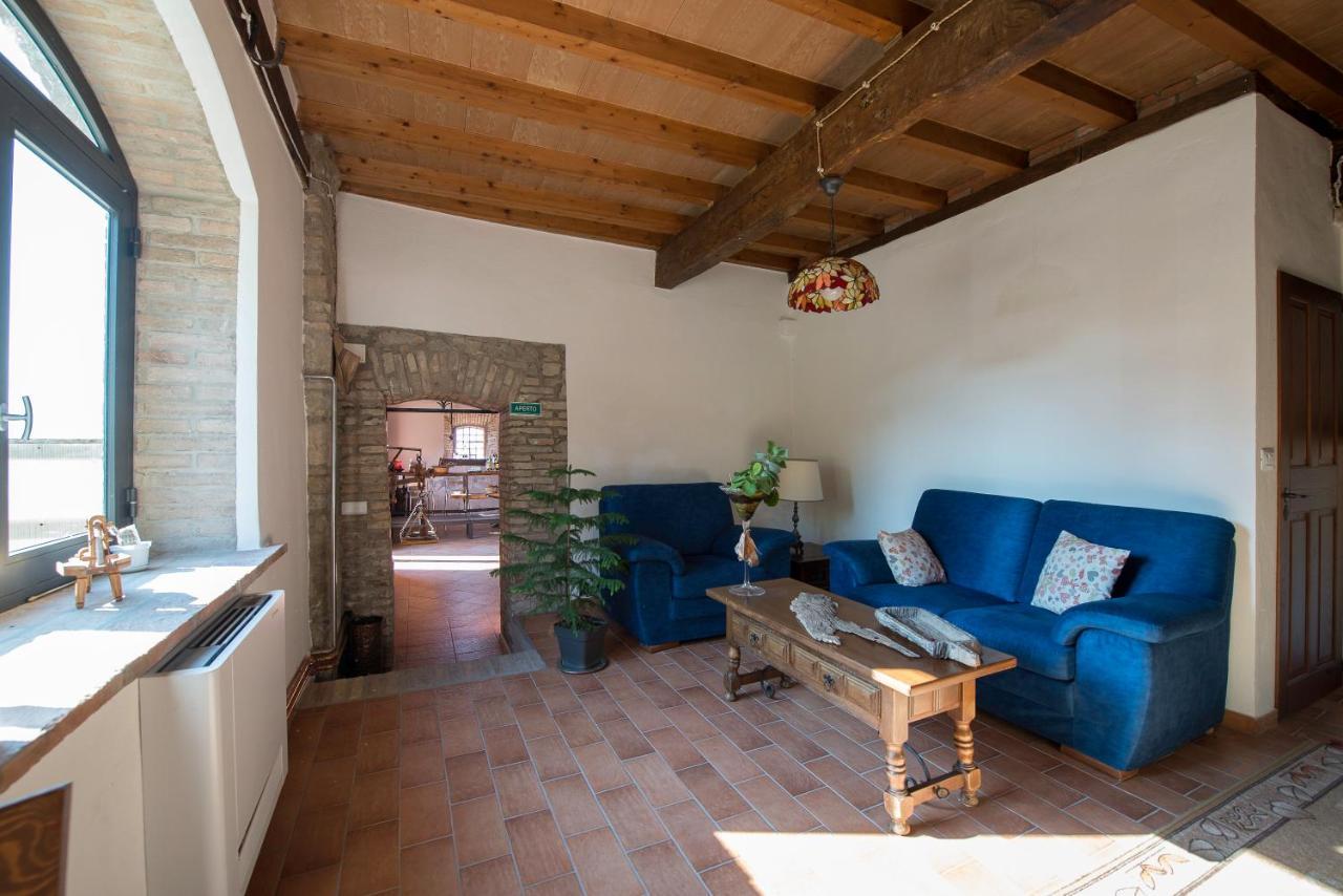 Fattoria Branciana Bed & Breakfast Rossena ภายนอก รูปภาพ